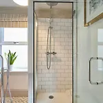 Emerald House Проживание в семье *