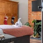 Проживание в семье Emerald House
