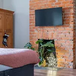 Проживание в семье Emerald House